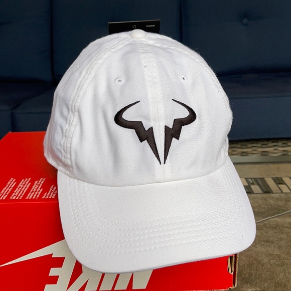 NIKE AEROBILL LIGHTWEIGHT BREATHABLE COMFORT CAP - Picture 2 of 16